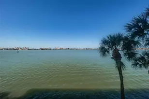 4750 Cove Cir, Saint Petersburg, FL 33708 - Photo 37