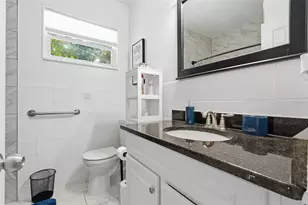 10107 N Aster Ave, Tampa, FL 33612 - Photo 15