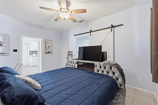 10107 N Aster Ave, Tampa, FL 33612 - Photo 13
