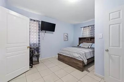 10107 N Aster Avenue, Tampa, FL 33612 - Photo 17