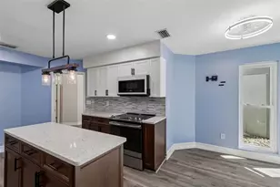 14675 Village Glen Cir, Tampa, FL 33618 - Photo 29