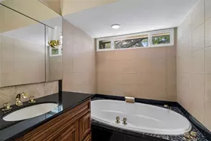 14675 Village Glen Cir, Tampa, FL 33618 - Photo 43