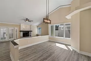 14675 Village Glen Cir, Tampa, FL 33618 - Photo 13