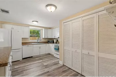 111 W Grapefruit Circle, Clearwater, FL 33763 - Photo 21