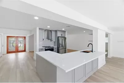 1200 80th St S, Saint Petersburg, FL 33707 - Photo 9