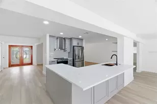 1200 80th St S, Saint Petersburg, FL 33707 - Photo 9