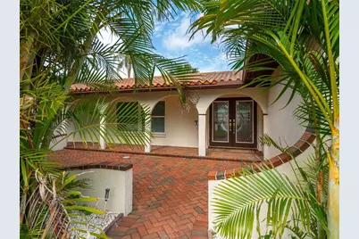 1200 80th St S, Saint Petersburg, FL 33707 - Photo 5