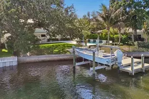3301 Maple St NE, Saint Petersburg, FL 33704 - Photo 3