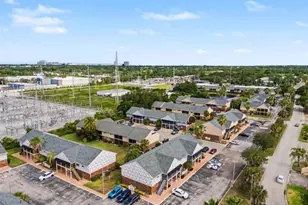200 Country Club Dr, Largo, FL 33771 - Photo 15