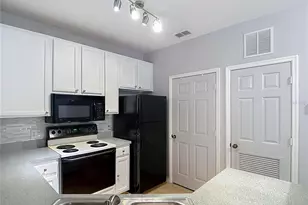 10201 Courtney Palms Blvd, Tampa, FL 33619 - Photo 11