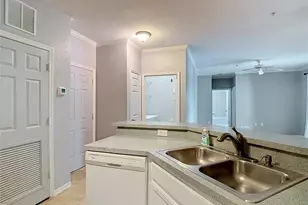 10201 Courtney Palms Blvd, Tampa, FL 33619 - Photo 9