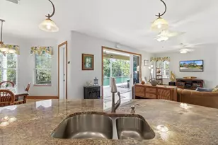 939 SE 3rd Ave, Crystal River, FL 34429 - Photo 23