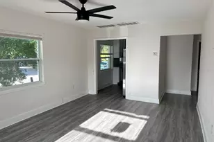 1700 30th St S, Saint Petersburg, FL 33712 - Photo 9