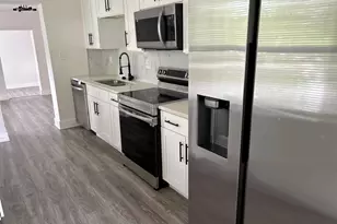 1700 30th St S, Saint Petersburg, FL 33712 - Photo 7