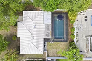 783 Manor Dr W, Dunedin, FL 34698 - Photo 3