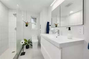 3850 52nd Ave N, Saint Petersburg, FL 33714 - Photo 9