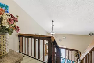 3227 Valley Oaks Dr, Tampa, FL 33618 - Photo 23
