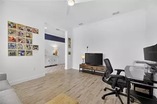 1019 Signet Dr, Apollo Beach, FL 33572 - Photo 11