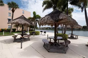 7910 Sun Island Dr S, South Pasadena, FL 33707 - Photo 23