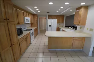 5424 Saddlebrook Way, Wesley Chapel, FL 33543 - Photo 17
