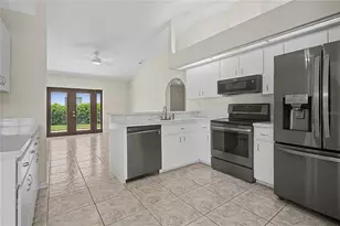 6208 Huntington Dr, Zephyrhills, FL 33542 - Photo 9