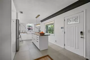 3027 Burlington Ave N, Saint Petersburg, FL 33713 - Photo 11