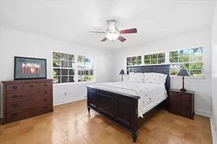 3042 Samara Dr, Tampa, FL 33618 - Photo 29