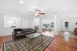 3042 Samara Dr, Tampa, FL 33618 - Photo 11