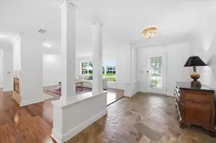3042 Samara Dr, Tampa, FL 33618 - Photo 5