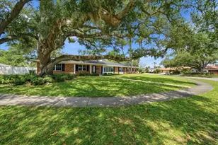 3042 Samara Dr, Tampa, FL 33618 - Photo 43