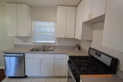 2801 Sanders Drive, Tampa, FL 33611 - Photo 11