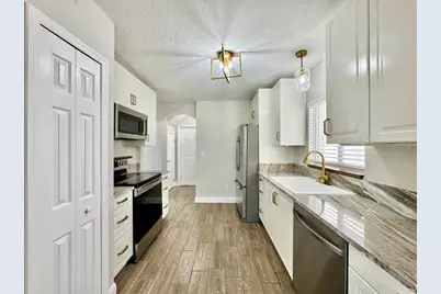 13014 Fennway Ridge Drive, Riverview, FL 33579 - Photo 11