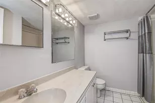 860 S Village Dr N, Saint Petersburg, FL 33716 - Photo 19