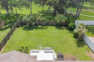 1717 Oxford St N, Saint Petersburg, FL 33710 - Photo 5