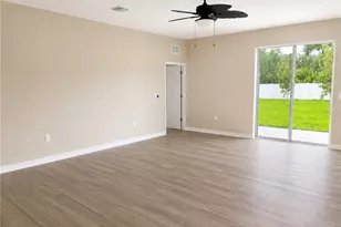 411 Shannon Ests Ct, Plant City, FL 33563 - Photo 7