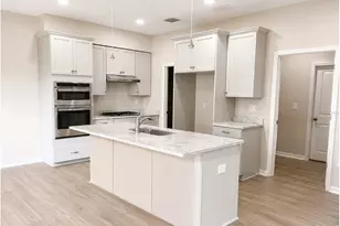 411 Shannon Ests Ct, Plant City, FL 33563 - Photo 5