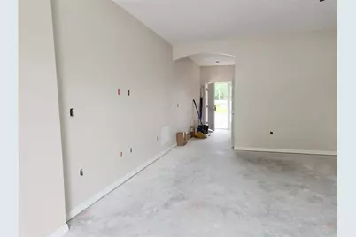 411 Shannon Estates Court, Plant City, FL 33563 - Photo 3