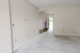 411 Shannon Ests Ct, Plant City, FL 33563 - Photo 3
