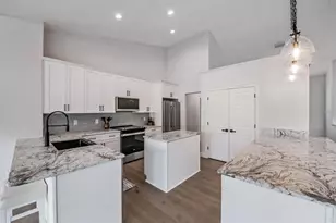 17833 Hyland Ln, Dade City, FL 33523 - Photo 19