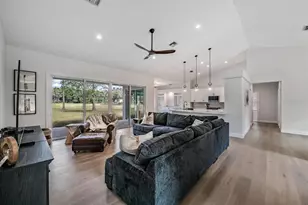 17833 Hyland Ln, Dade City, FL 33523 - Photo 13