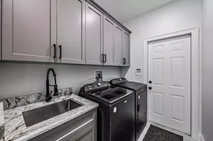 17833 Hyland Ln, Dade City, FL 33523 - Photo 43