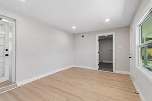 4221 Empire Pl, Tampa, FL 33610 - Photo 21