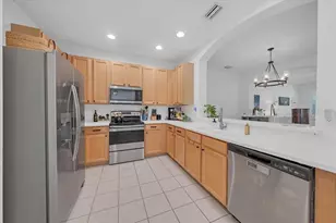9512 W Park Village Dr, Tampa, FL 33626 - Photo 7