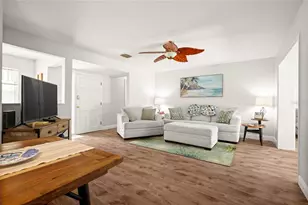 10297 Hetrick Cir E, Largo, FL 33774 - Photo 3
