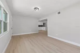 10229 N Valle Dr, Tampa, FL 33612 - Photo 33