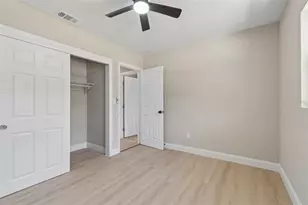 10229 N Valle Dr, Tampa, FL 33612 - Photo 49