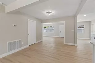 10229 N Valle Dr, Tampa, FL 33612 - Photo 27