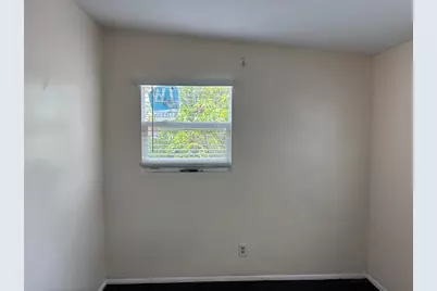 1320 Larsen Ln, Tampa, FL 33619 - Photo 25