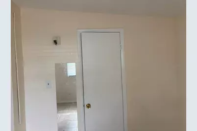 1320 Larsen Ln, Tampa, FL 33619 - Photo 11