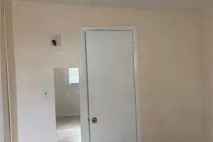 1320 Larsen Ln, Tampa, FL 33619 - Photo 11